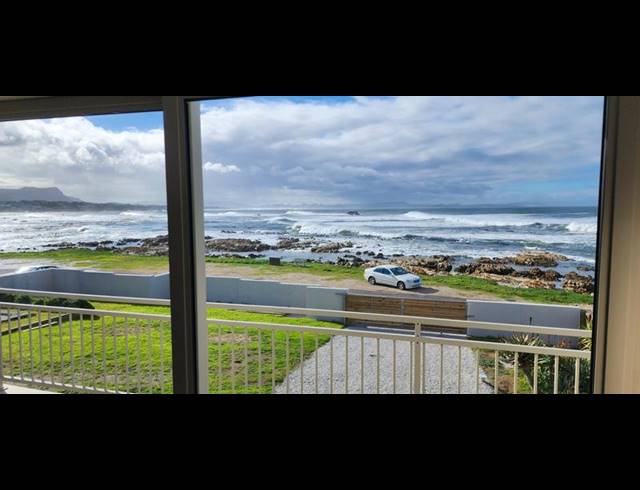 5 BEDROOM HOUSE FOR SALE IN KLEINBAAI